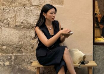 5 Anti-Development-Schuhe, die zu schwarzen Midiröcken edel aussehen