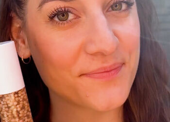 So verwenden Sie das getönte HydroPure-Serum | Jane Iredale