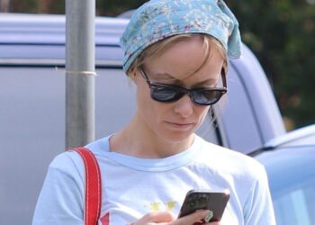 Olivia Wilde trug die ausverkauften Sneaker, die 2025 riesig sein werden