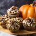 Kürbis-Pekannuss-Muffins mit Frischkäseglasur