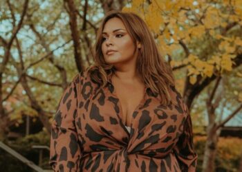 7 Layering-Tipps für die Frau in Übergröße