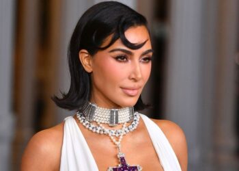 Kim Kardashian trug die Kreuzhalskette von Prinzessin Diana