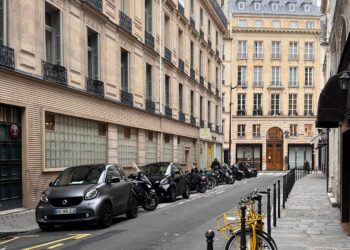 Alles, was Sie brauchen, um ein Paris-Outfit zu kreieren: Herbstausgabe