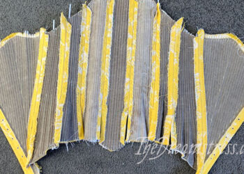 Die Cassandra-Halterungen zum Annähen: Die Bahnen zusammenschlagen