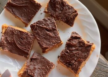 Hausgemachte gesunde Reeses Erdnussbutterbars