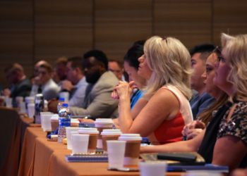 United Manner of Broward County, um den 2. jährlichen Gipfel der nationalen Suchtlösungen zu veranstalten