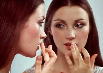 Hautpflegegeheimnisse aus den 70ern und 80ern: einen sauberen Teint beibehalten