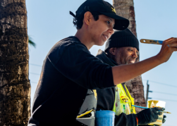 Dritter „Lead with Love“ -Malldebüt im Dania Seashore Marina