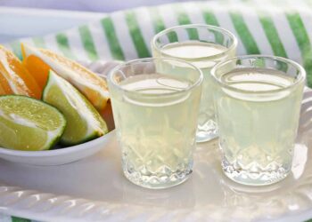 Weißer Teeschuss – ein schönes Chaos