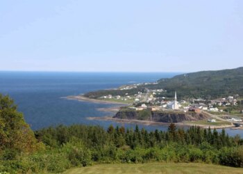 Leitfaden zur Erkundung der maritimen Regionen von Québec: Ein epischer Roadtrip