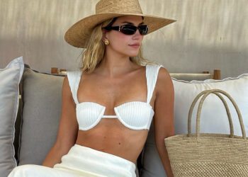 Dies ist der Accessoire -Pattern, den alle mit Badebekleidung tragen