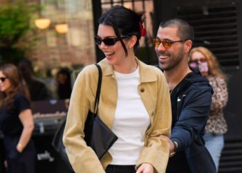 Kendall Jenner hat gerade das Pony -Haar Ballett Wohnungen so tragbar gemacht