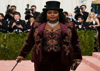 Dandyismus in Übergröße: maßgeschneiderter Stil mit Stolz