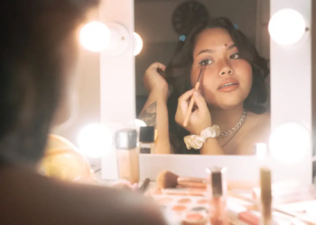 Das schnelle Gesicht für das Mädchen, das immer gebucht ist.