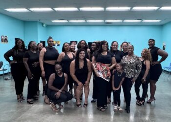 Cherri Cheeks Modeling Class: Landebahnträume beginnen!