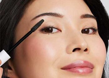 Brown gegen schwarze Wimperntusche: Finden Sie die perfekte Übereinstimmung mit Ihren Augen