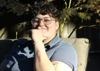 Androgynie in Übergröße Mode: Fließfähigkeit umarmen