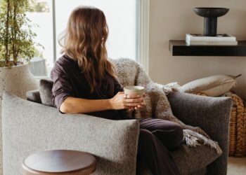 Einfache Praktiken für eine Saison der Leichtigkeit