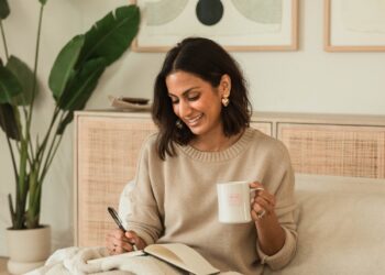 Ayurvedische Rituale, die Sie diesen Herbst geerdet haben