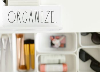 So schaffen Sie eine aufgeräumte und ruhige Wohnumgebung