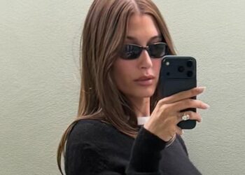 Der Rock-Pattern Nr. 1, den Mädchen jetzt mit Stiefeln tragen