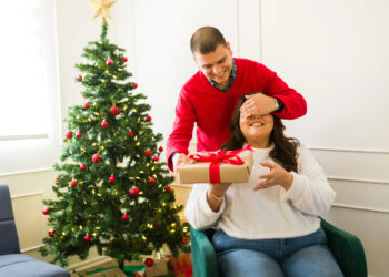 Weihnachts-Purchasing-Tipps für Plus-Measurement-Modefreunde: Was man kauft, was man meidet und wie man gewinnt