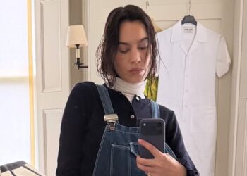 Alexa Chung zeigte mir die coolste Artwork, Strickwaren und Denim RN zu tragen