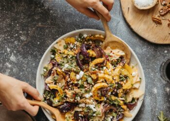 Gemütlich warme Salatideen für den Heißhunger bei kaltem Wetter