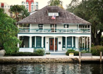 Ananasmarmelade kehrt in den Fluss zurück