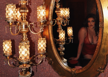 Fredericks of Hollywood ist mit Plus-Größen zurück – hier erfahren Sie, warum das für die Inklusivität von Größen wichtig ist