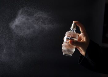 Wie Parfümnoten durch die drei Schichten eines Duftes wirken