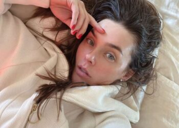 Erhellen und straffen Sie Ihr Gesicht in 30 Sekunden