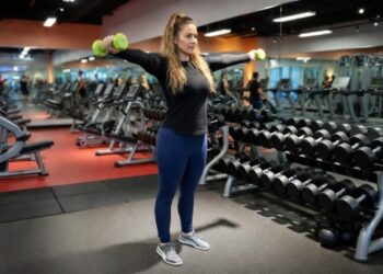 4 einfache Möglichkeiten, Verletzungen im Fitnessstudio zu vermeiden