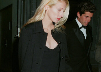 „Bessette Blonde“ liegt im Development – hier erfahren Sie, wie Sie laut Coloristen das flachsblonde Haar des verstorbenen CBK nachbilden