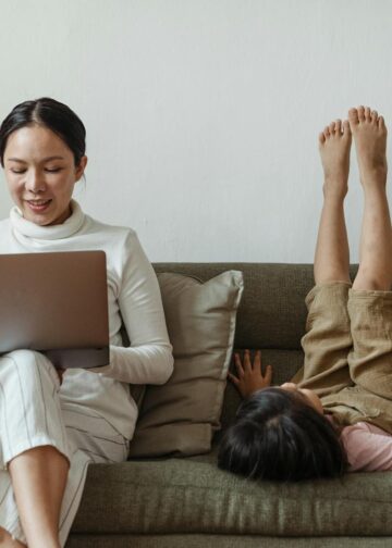 So kehren Sie nach der Kinderzeit zur Arbeit zurück: Ein Leitfaden für die moderne Mutter im Jahr 2026