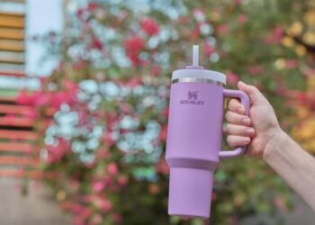 Geschenkidee für Teenager zu Ostern: Stanley Quencher H2.0 Tumbler, 40 oz, nur 22,50 $, plus mehr!