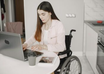 Sicherheit zu Hause für Menschen mit eingeschränkter Mobilität