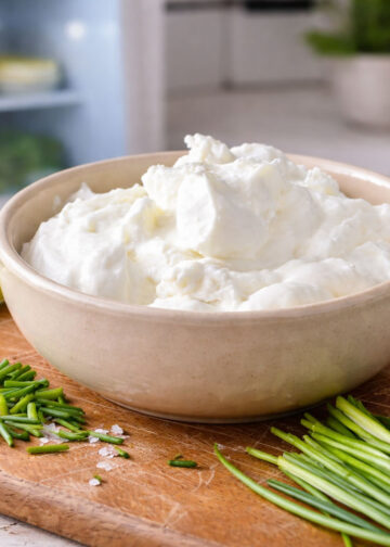 Muss saure Sahne gekühlt werden?