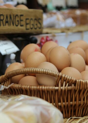 Werden Eier schlecht? Haltbarkeitsdauer und Kartondaten erklärt