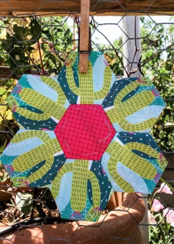 Freebie – 5/8″-seitige Sechsecke für das englische Paper Piecing – Sporting Historical past® Weblog