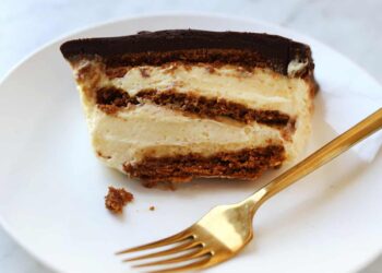 Schokoladen-Eclair-Kuchen