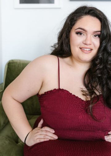13 Date-Evening-Outfit-Ideen für kurvige Frauen, die es satt haben, Schwarz zu tragen