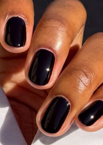 Experten sind sich einig: 6 stilvolle dunkle Nagelfarben, die du diesen Herbst ausprobieren kannst