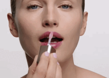 Der Kuss, der blüht | Jane Iredale